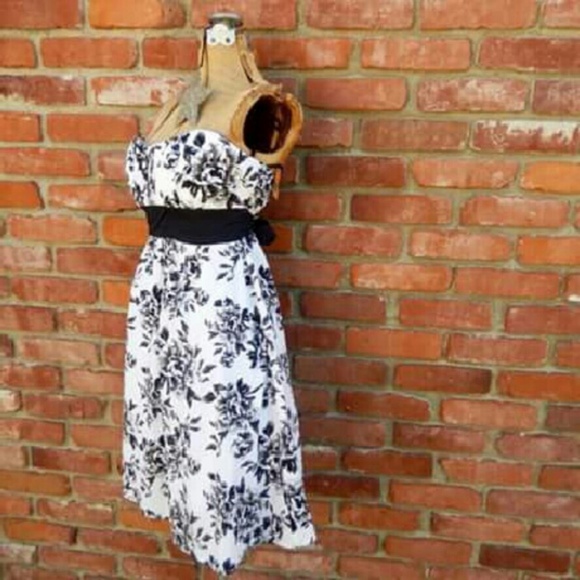 Ruby Rox Dresses & Skirts - Ruby Rox Black & White Print Dress